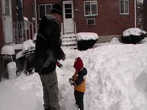 castelo de neve ao som do choro do gabriel.MOD