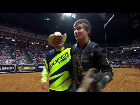 MONSTER RIDE: Jess Lockwood rides Legacy for 90 points (PBR)