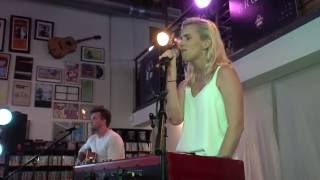Broods - All Of Your Glory (Acoustic) LIVE HD (2016) Long Beach Fingerprints Music