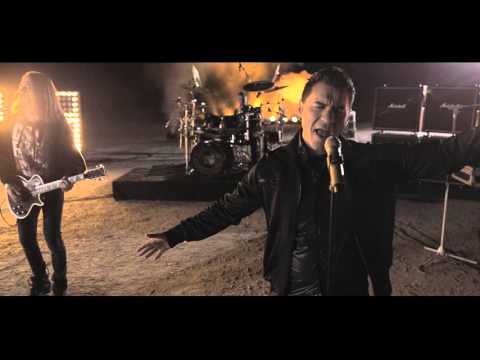 Amadeus Band - Dodje mi da opsujem te - (Official Video 2015) HD