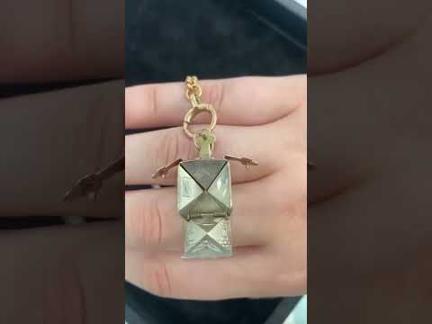 18ct gold chain with Masonic cube fob. £800-£1,200 #gold #goldchains #jewellery #jewellerydesign