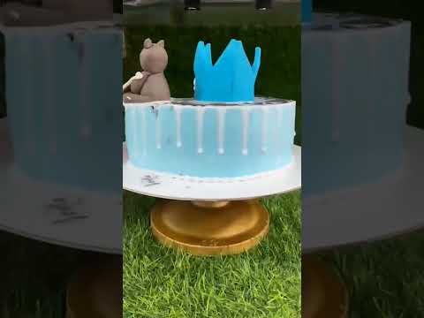 Half birthday cake #youtubeshorts #caketime  #cakedecorating  #cakedecorating #trending #viralvideo