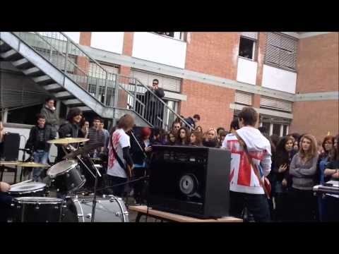 Mìgma -Rock You Like A Hurricane (Live Liceo Fanti 10-04-'13)