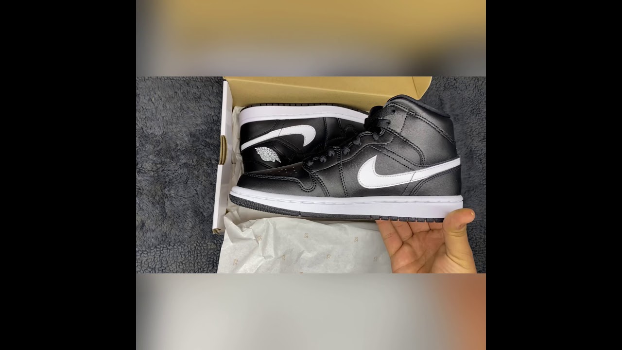 Watch Unboxing Air Jordan MID black and white Now Unboxing Air Jordan MID black and white