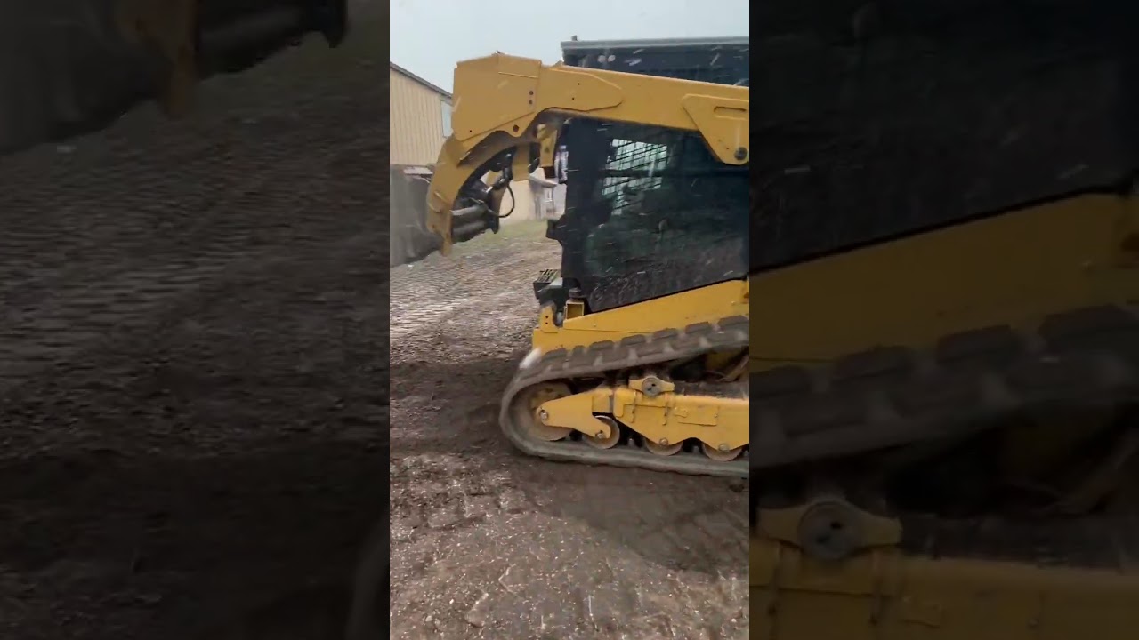 CATERPILLAR 259D SATISFYING Grading Material #shorts