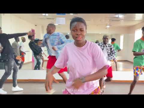 Nqobile ft Nadia Rose & DancegodLloyd - Look At Her ( L.A.H) viral dance video by Dwpacademy