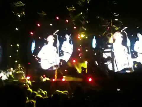 Coldplay - Yellow GOLDEN CIRCLE spot! Live @ Malieveld Den Haag The Hague 06-09-2012