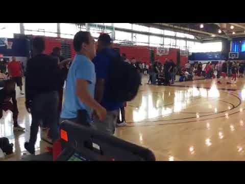 Riverside Hawks Danny picks up the 33-15 win against New England Night Mare - The Big Apple Classic