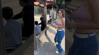 $100 pesos si aguantas la risa