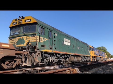 Pacific National Intermodal train runs through Millswood, January 2020