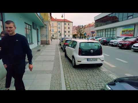 Oleśnica: Odkrywanie uroku centrum i relaksujący spacer po rynku! [4k]