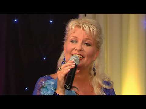 MARTA VANČOVÁ - Všichni v tom lítaj