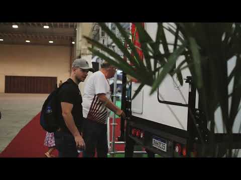 Convidamos você para o terceiro dia da exposição das nossas duas Ararinhas na @expomotorhomevenha.
