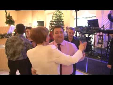 Could you be Loved - Vio la Casa Arcasului, Nunta de Argint 26 de 2009.avi