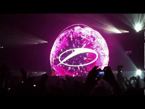 Orjan Nilsen playing "Be Your Sound (Orjan Nilsen Remix)" @ ASOT 550 (Den Bosch, NL)