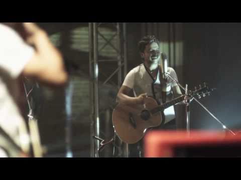 Alex Campos - Me veo y te veo (Feat. Fonseca)  Video Oficial