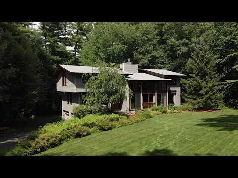 99 Stonehedge Place, Boxborough MA - Light-filled Contemporary