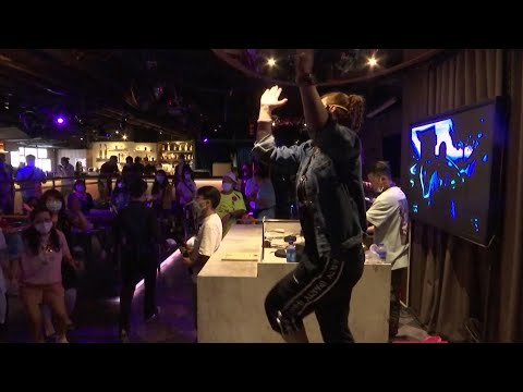 Adults on the autism spectrum go clubbing