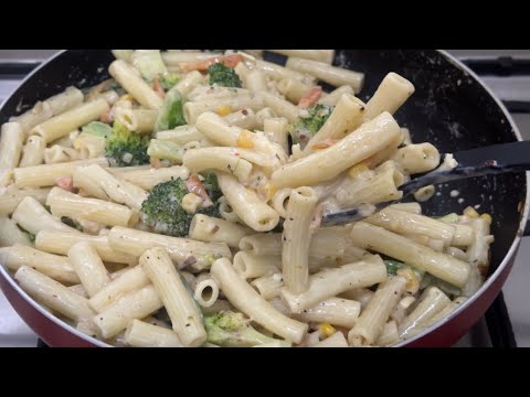 White Sauce Pasta Recipe | Creamy and Cheesy White Sauce Pasta | How to Make White Sauce Pasta