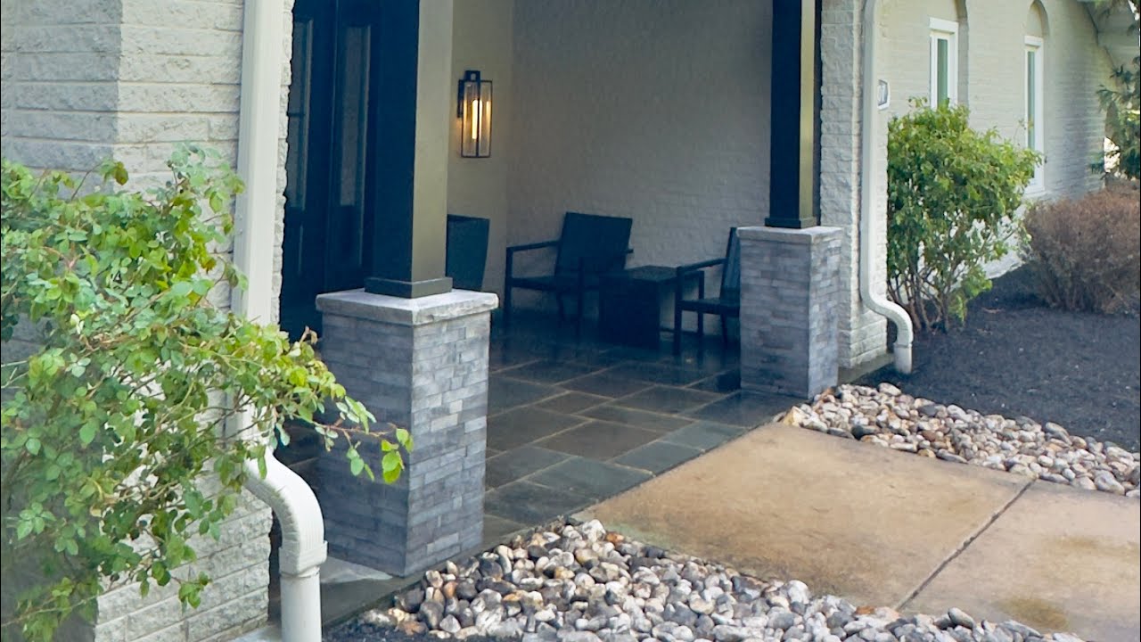 Front porch, curve appeal, el dorado stone/brick columns.