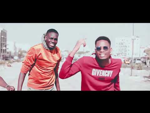 Son altesse royale   Happy feat Pissen proclip officiel