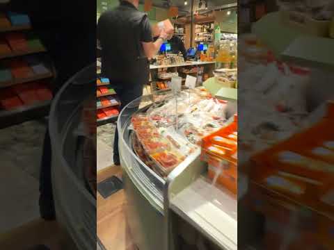 Discover St. Lawrence Market: Toronto's Foodie Paradise