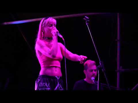 Clara Cava 'Todos los Fds' Vivo en El Obrador CCR 2021.12.11