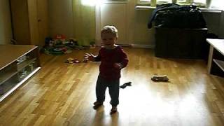 Anton dansar till Mora träsk