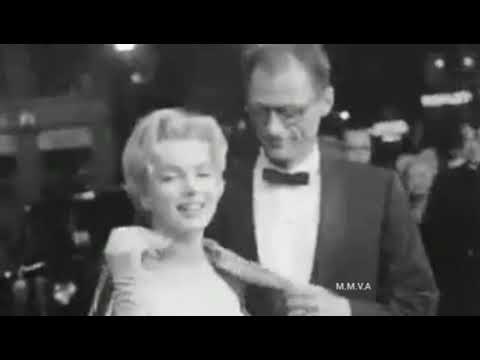 Marilyn Monroe Arrives At The Royal Command Film Performance 1956 England