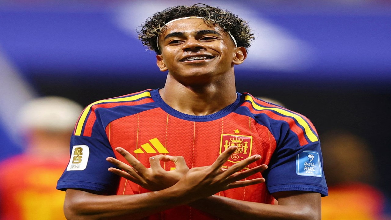 Lamine Yamal 304 Goal Celebration — Football Soccer