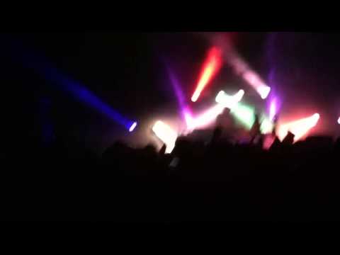 Mike SkillZ killing it at Blow The Roof Off tour