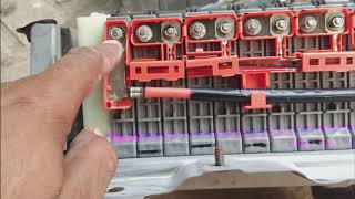 Hybrid battery maintenance. Toyota Prius Hybrid Battery maintenance. Car hybrid battery test repair.
