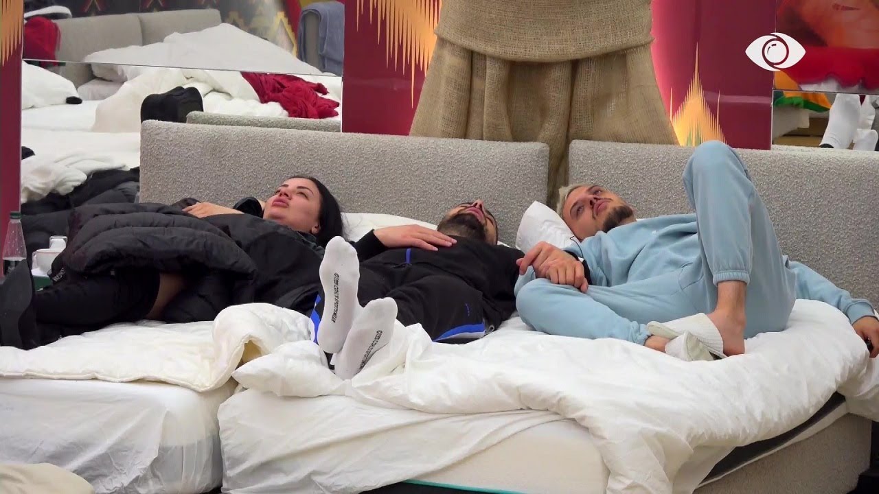 Në shtrat me Bardhin dhe Meritonin, Sara: Secili flet aq sa kontribuon në shtëpi....