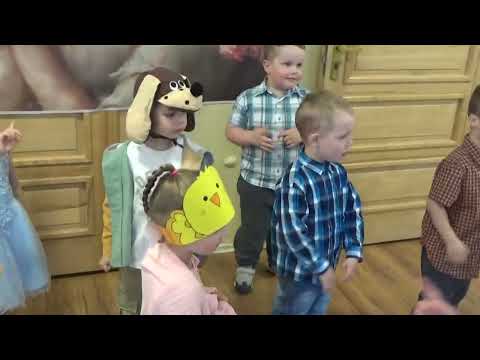 Aktuality / Vystúpenie detí z materskej školy na oslave Dňa matiek 11.5.2025 - video