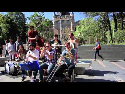 LE BARDI MANCHOT - I Ain't Gonna Give Nobody None Of My Jelly Roll - Official Video