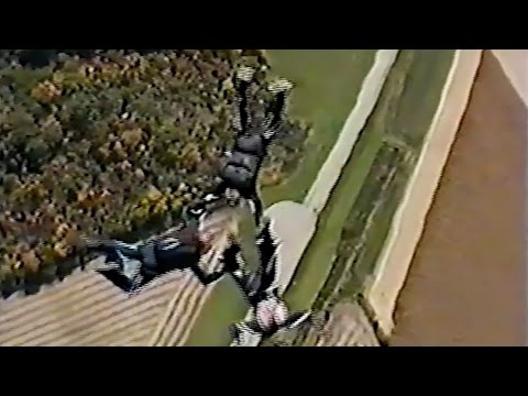 Friday Freakout: Crazy Low Pull On 4-Way Formation Skydive!