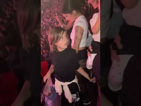 Yung beef lleva a su familia a su concierto ❤️ #yungbeef