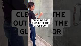 Here’s my process for cleaning the outside of the shower glass door! #bathroomcleaning #cleaningtips