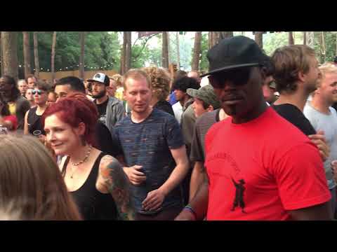 King Shiloh ft lyrical benjie - DC Riddim (Dscyple) & Dub pt28 @ 18'' corner Reggae geel 030819