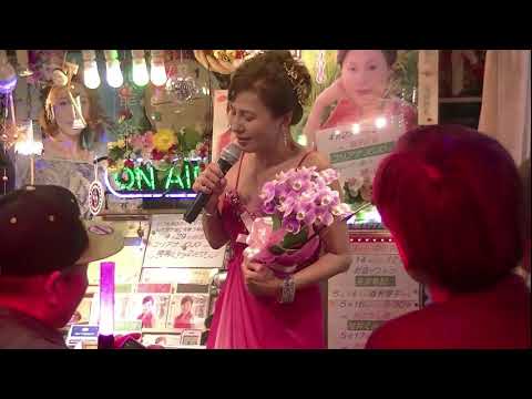 Koreana JoJo singing "Ryote ni Hana" コリアナＪＯＪＯが歌う「両手に花」 #followme #likeforlike #girls