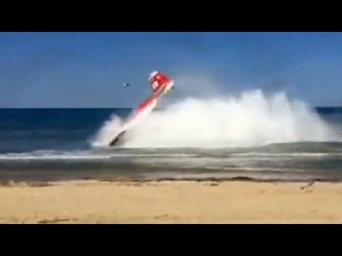 Italia, 2 aerei si scontrano durante show in Abruzzo