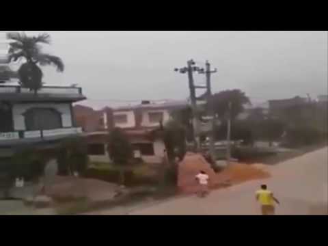 Um dia normal na África!!  kkkkkkkk