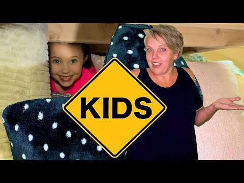 Hide and Seek in the House with Mommy and Sign Post Kids!