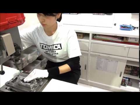 組立工場作業中！お姉さん編