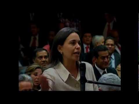 El show de Hugo Chavez y Maria Corina en dos (2) actos