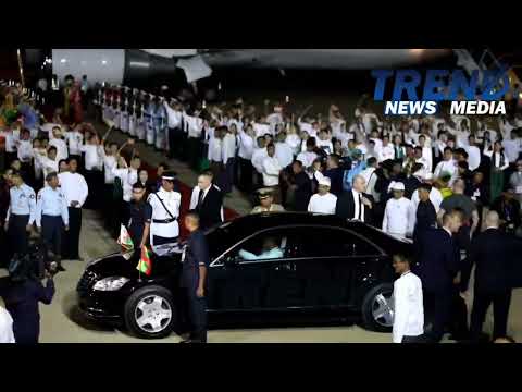 ဘယ်လာရုစ်သမ္မတ H.E. Mr. Alexander Gregoryevich Lukashenko အားကြိုဆိုနှုတ်ဆက်နေသည့်မြင်ကွင်း