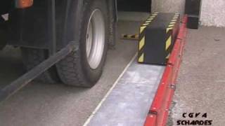 preview picture of video 'Système de calage automatique des camions à quai'