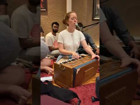 Hare Krishna Kirtan at the Bhakti Center By HG Jahnavi Jivana Mataji (Jahnavi Harrison).