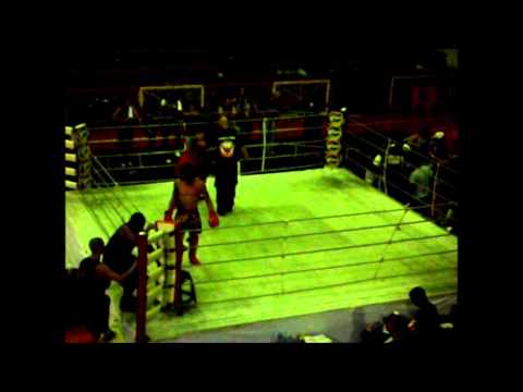 Jonathan alves (Milithai) vs maike de castro liga carioca de muay thai 5 etapa 2012