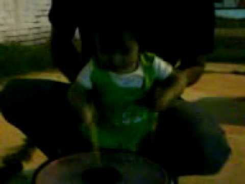 NANE TOCANDO SAMBA DO PERCUSSAO (MOPITA)
